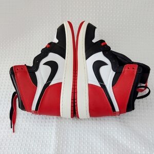 Nike Air Jordan 1 Retro High OG GS Size 4 Youth